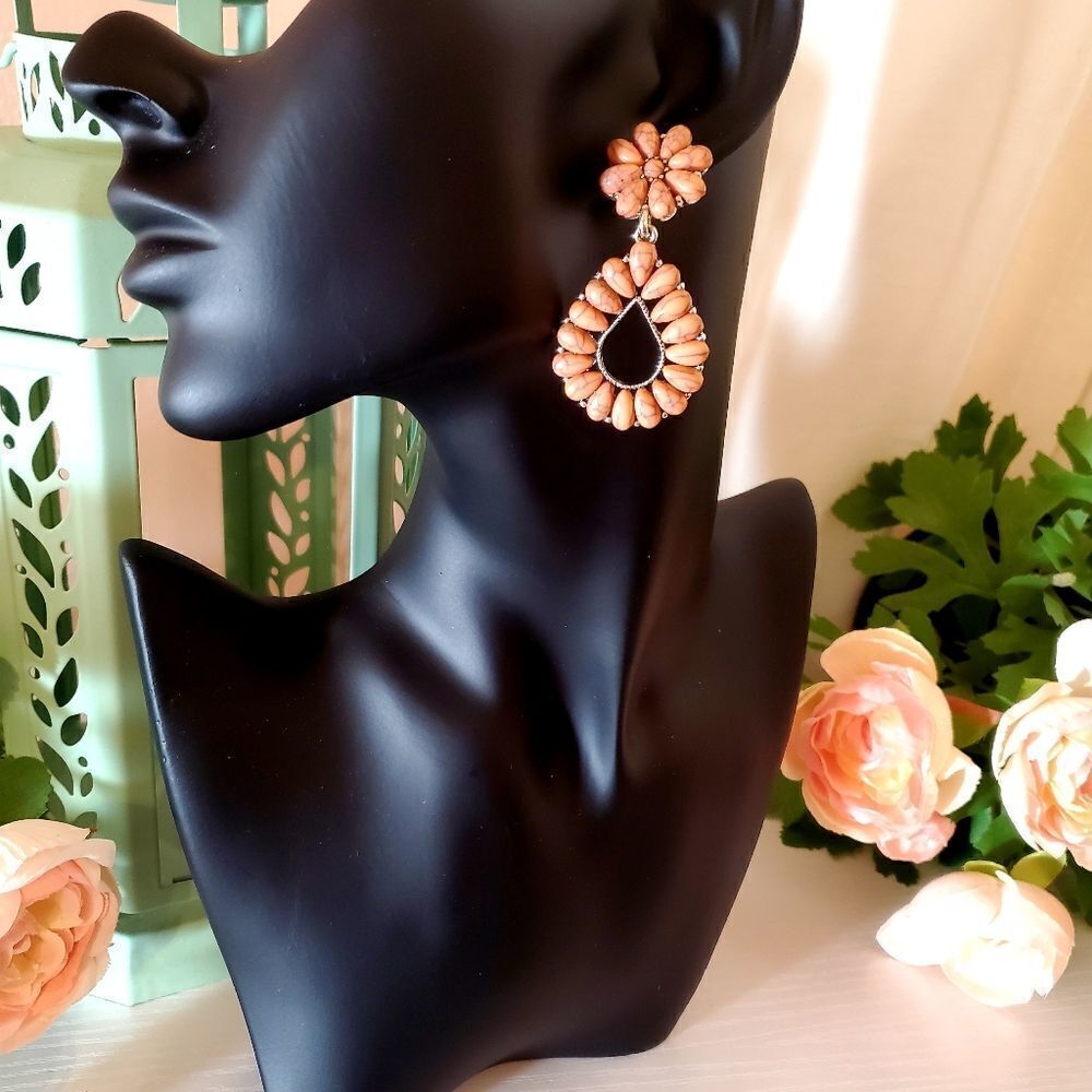 𝅺PEACH Stone Beaded Ottawa Teardrop Earrings